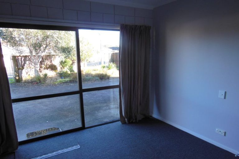 Photo of property in 80 Hellyers Street, Birkdale, Auckland, 0626