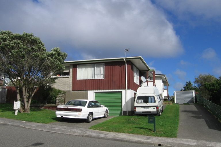 Photo of property in 23b Colchester Crescent, Newlands, Wellington, 6037