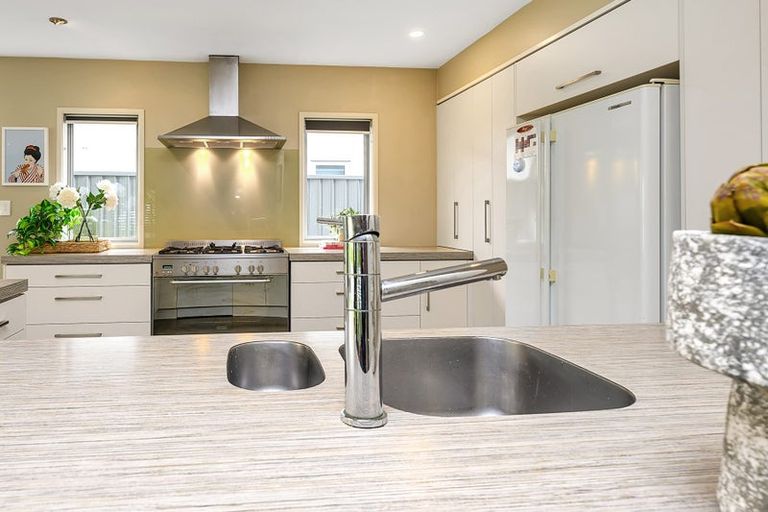 Photo of property in 71 Hine Street, New Plymouth, 4310