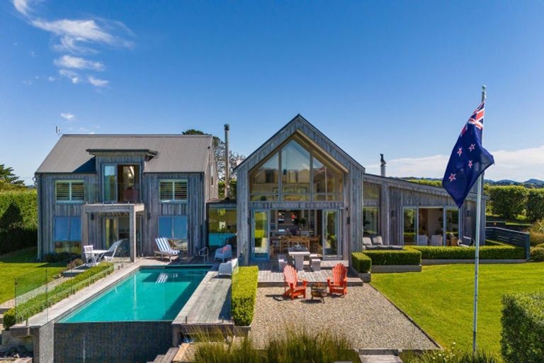 Photo of property in 11 Tamahunga Drive, Matakana, Warkworth, 0985