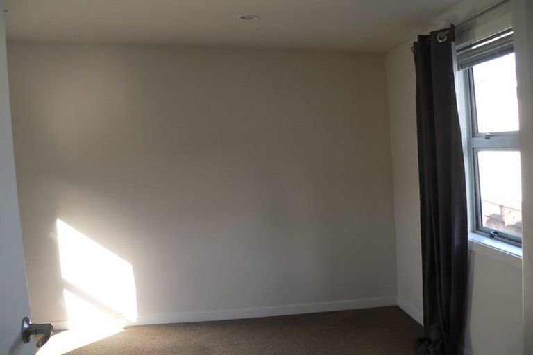 Photo of property in 18 Franklyn Road, Tawa, Wellington, 5028