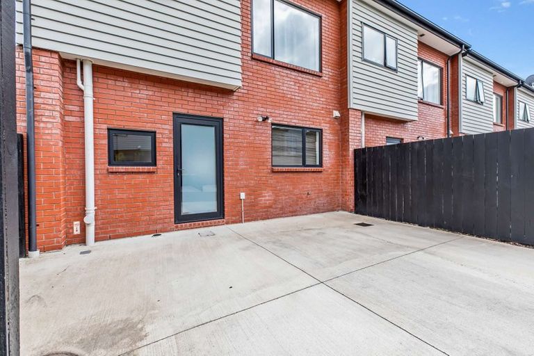 Photo of property in 2 Fermi Lane, Papakura, 2110