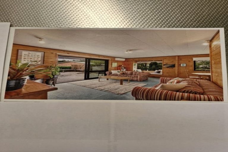 Photo of property in 4 Redlands Grove, Swanson, Auckland, 0612