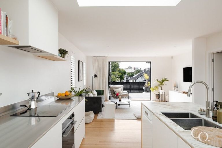 Photo of property in 8a Riverton Road, Mount Maunganui, 3116