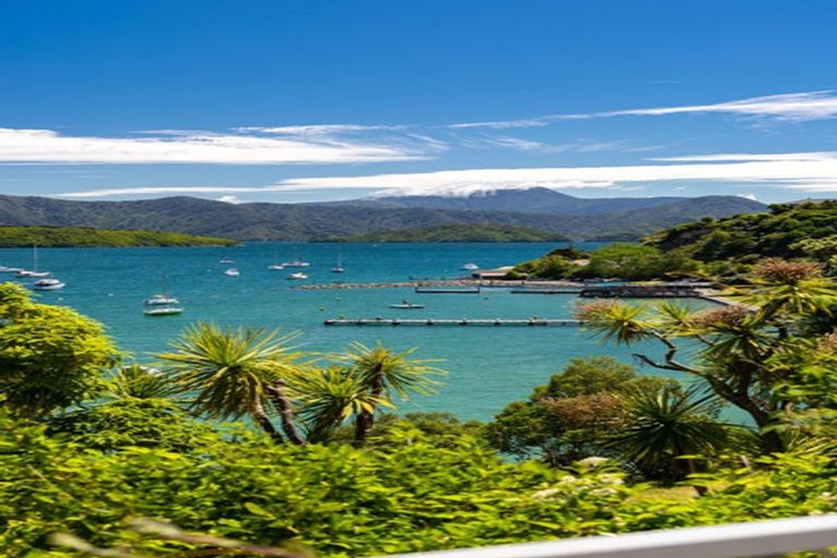 Photo of property in 358 Waikawa Road, Waikawa, Picton, 7220