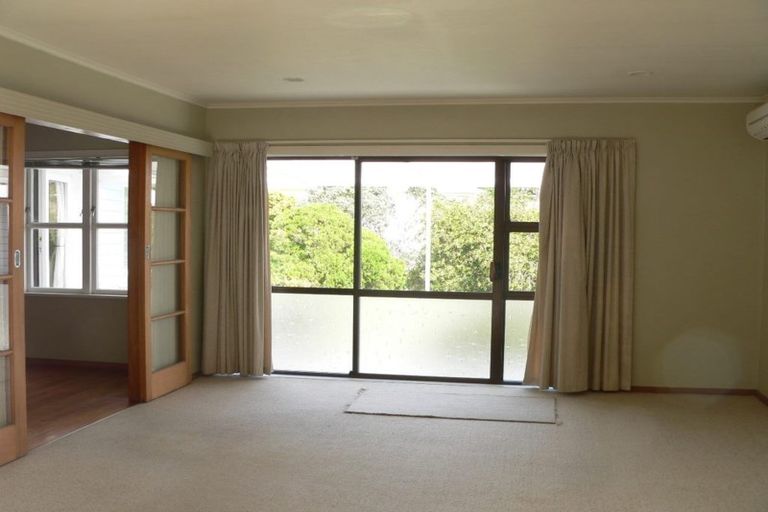 Photo of property in 57 Redwood Avenue, Tawa, Wellington, 5028