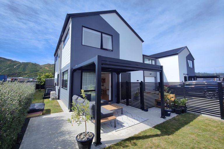 Photo of property in 4 Balmerino Lane, Wallaceville, Upper Hutt, 5018