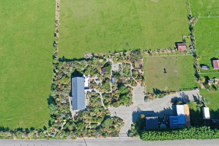Photo of property in 1/102 Beach Road, Awamoa, Oamaru, 9495