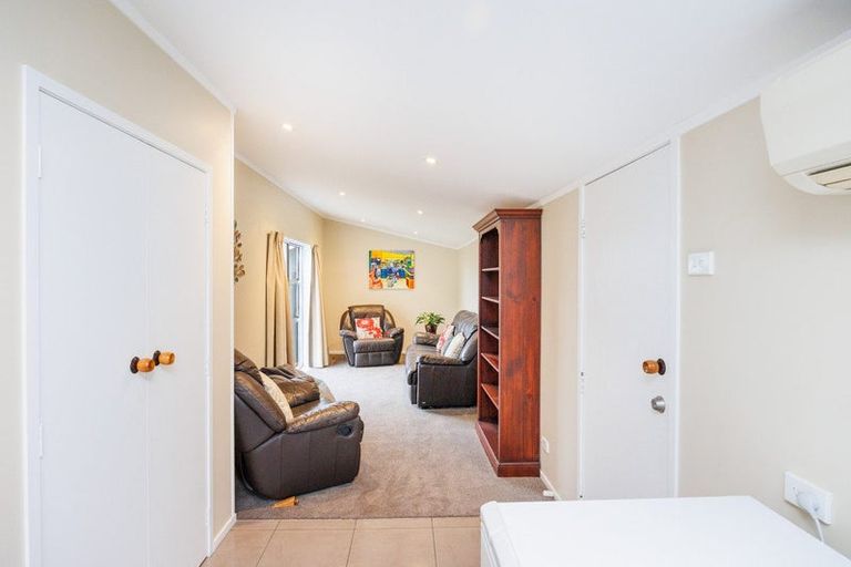 Photo of property in 644 Featherston Street, Roslyn, Palmerston North, 4414