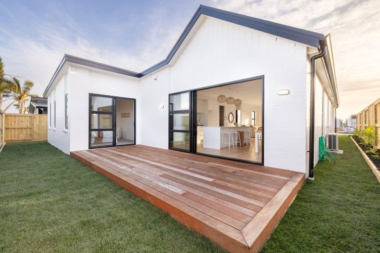 Photo of property in 4 Sapida Close, Papamoa Beach, Papamoa, 3118