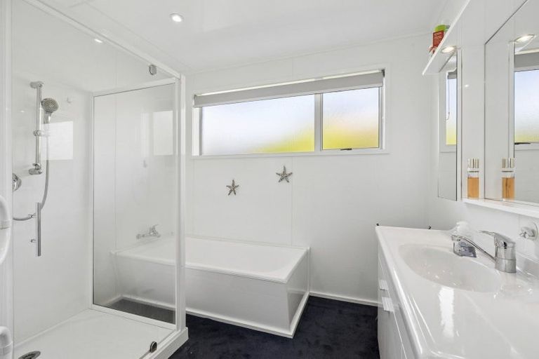 Photo of property in 34 Pioneer Crescent, Helensburgh, Dunedin, 9010