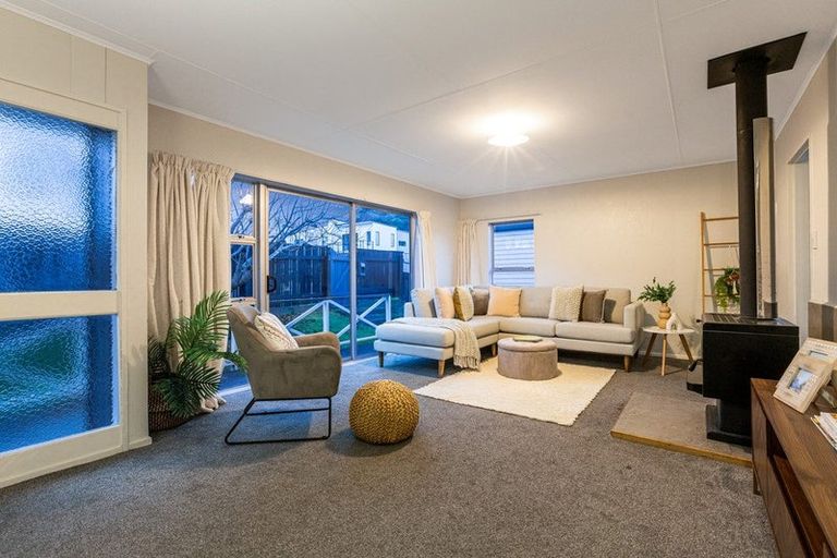 Photo of property in 2 Pascoe Avenue, Paremata, Porirua, 5026