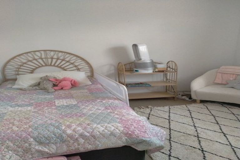 Photo of property in 42 Hassan Drive, Massey, Auckland, 0614