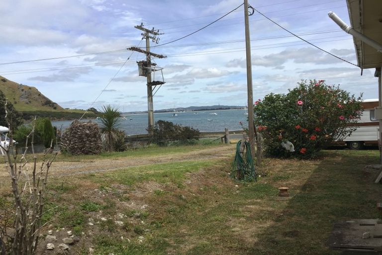 Photo of property in 71 Urquharts Bay Road, Whangarei Heads, Whangarei, 0174