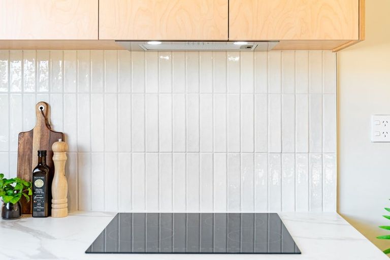 Photo of property in 18 Sawtell Place, Northcote, Christchurch, 8052