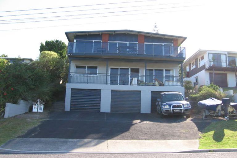 Photo of property in 3 Sealy Road, Torbay, Auckland, 0630