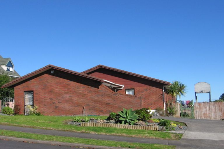 Photo of property in 14 Sophora Place, Totara Heights, Auckland, 2105
