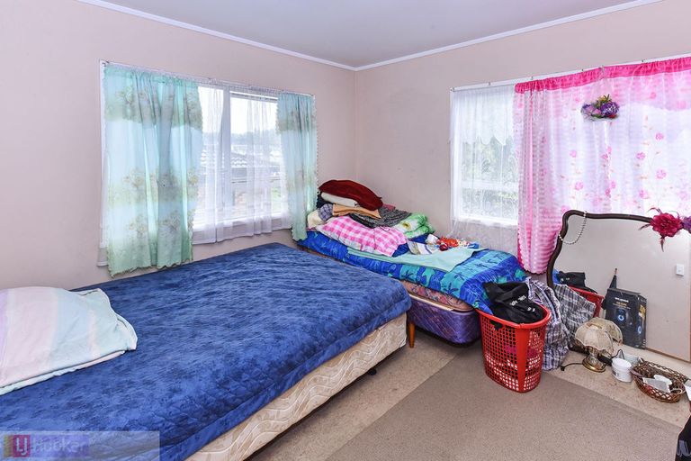 Photo of property in 336 Roscommon Road, Clendon Park, Auckland, 2103