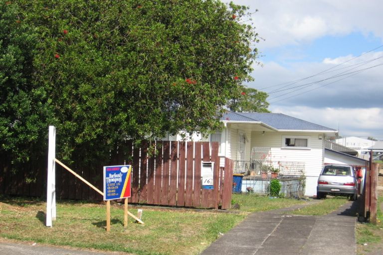 Photo of property in 16 Albert Road, Kelston, Auckland, 0602