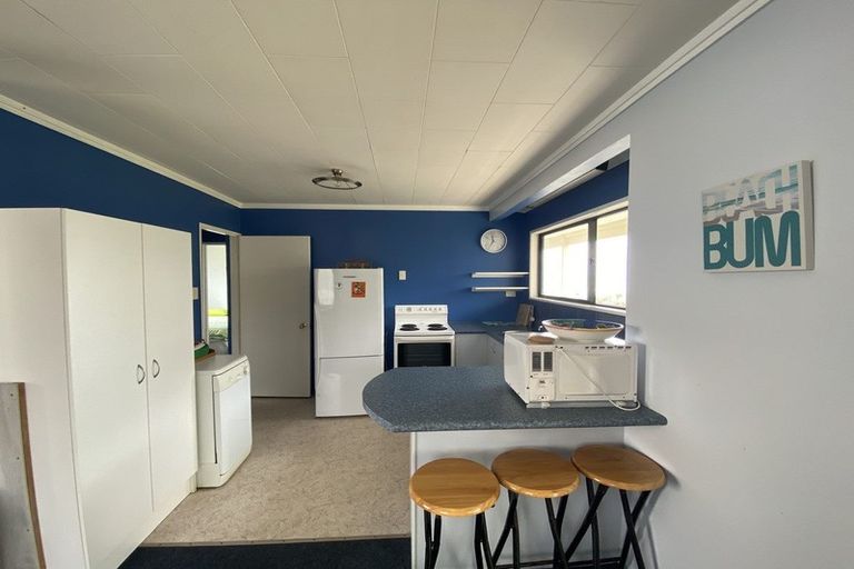 Photo of property in 12 Point Road, Mokau, 4376