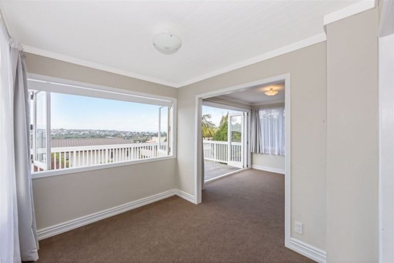 Photo of property in 75 Stanmore Bay Road, Stanmore Bay, Whangaparaoa, 0932