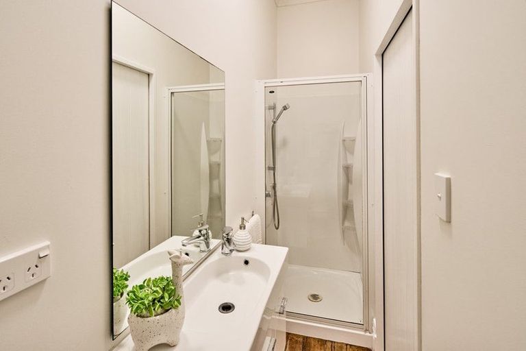 Photo of property in 32 Maarama Crescent, Aro Valley, Wellington, 6021