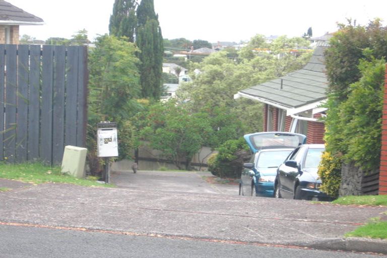 Photo of property in 2/2 Roberts Road, Glenfield, Auckland, 0629