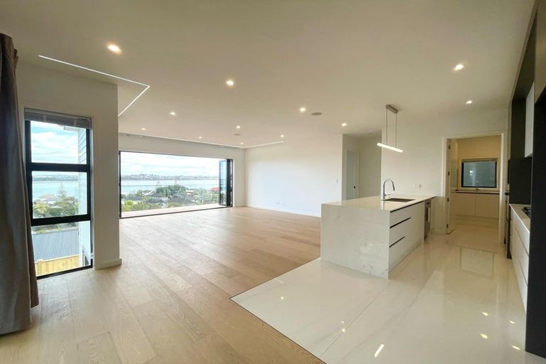 Photo of property in 43 Waller Avenue, Bucklands Beach, Auckland, 2012