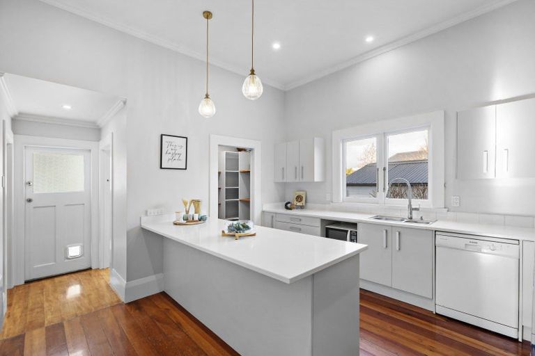 Photo of property in 239 Victoria Avenue, Hokowhitu, Palmerston North, 4410