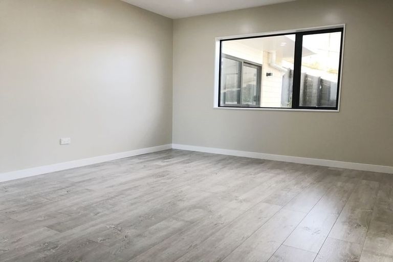 Photo of property in 23 Manawanui Way, Orewa, 0931