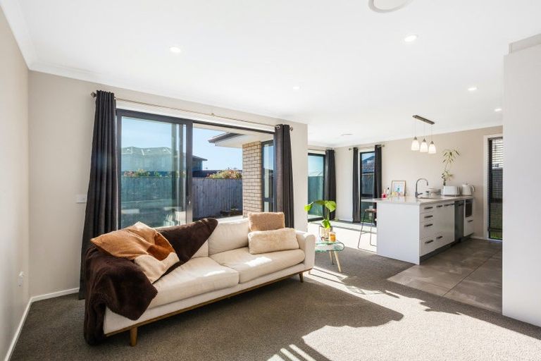 Photo of property in 5 Pohe Street, Waikanae, 5036