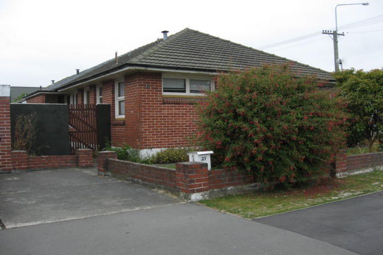 Photo of property in 21 Waimairi Road, Upper Riccarton, Christchurch, 8041