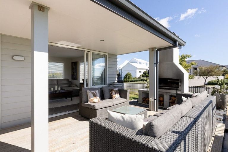 Photo of property in 30 Ridge Drive, Omokoroa, 3114