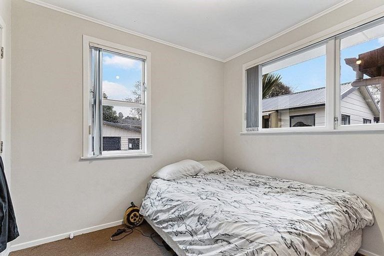 Photo of property in 43 Burbank Avenue, Manurewa, Auckland, 2102