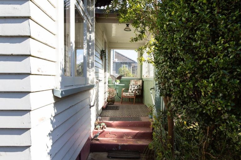 Photo of property in 6 Waterloo Street, Dannevirke, 4930