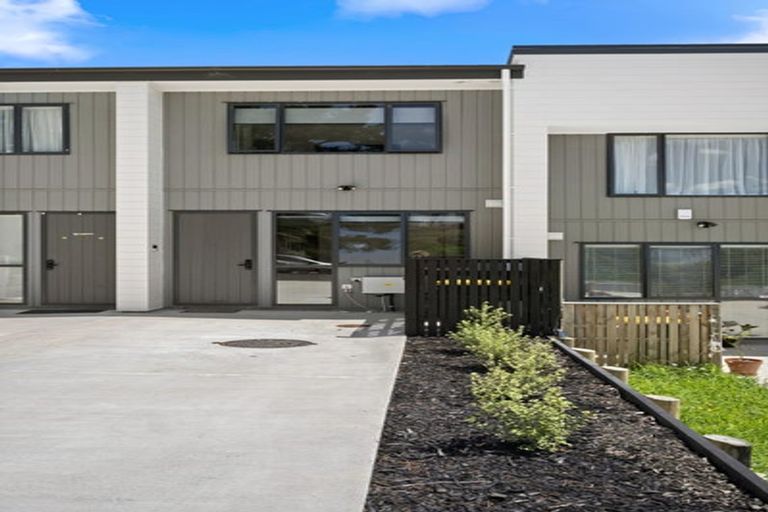 Photo of property in 28 Karoro Road, Flat Bush, Auckland, 2019