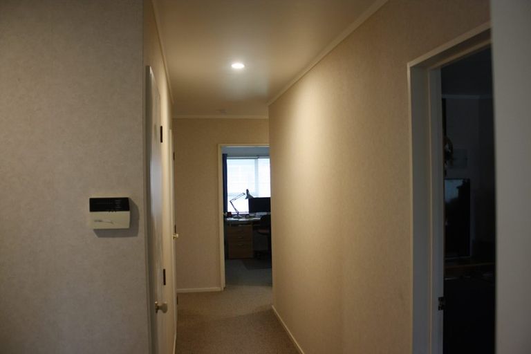 Photo of property in 4 Cranbrook Grove, Waikanae, 5036