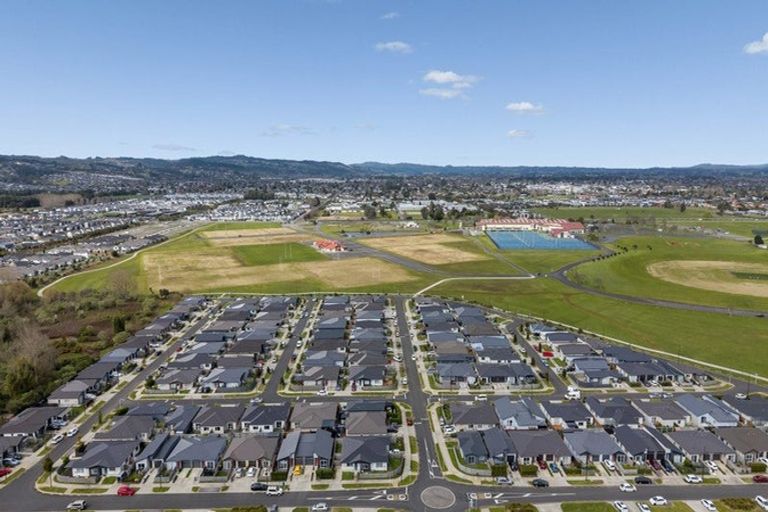 Photo of property in 25 Kapowai Boulevard, Takanini, 2112