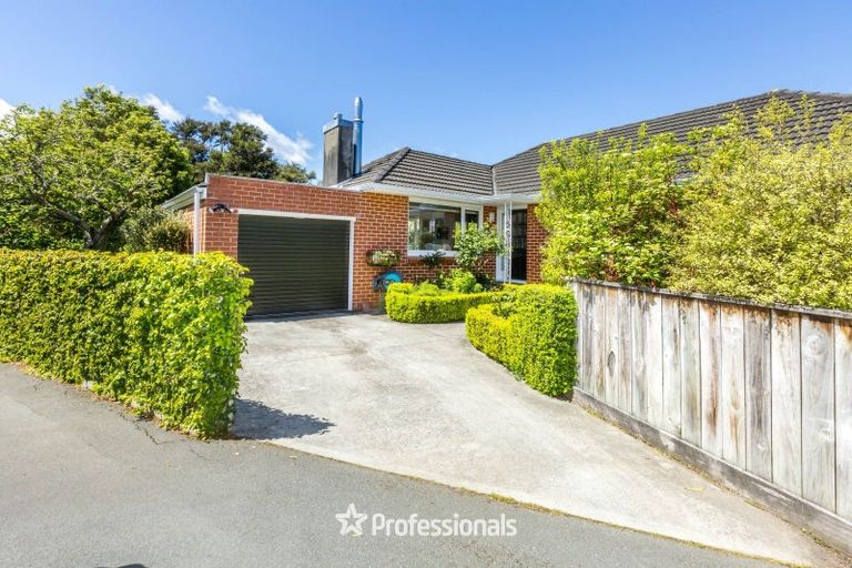 Photo of property in 37 Sunbrae Drive, Silverstream, Upper Hutt, 5019