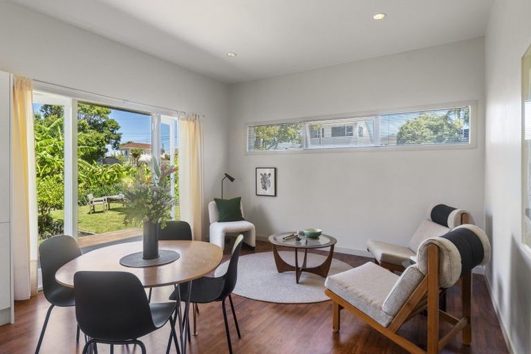 Photo of property in 41 Old Lake Road, Narrow Neck, Auckland, 0624