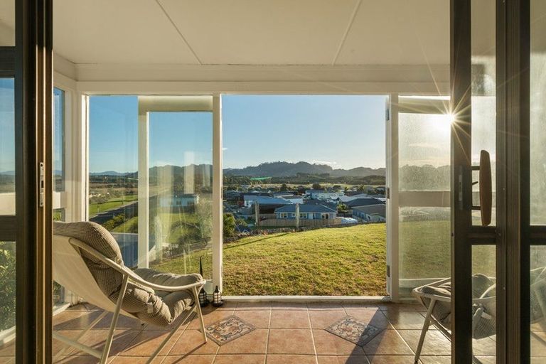 Photo of property in 43 Hanlen Avenue, Waihi Beach, 3611