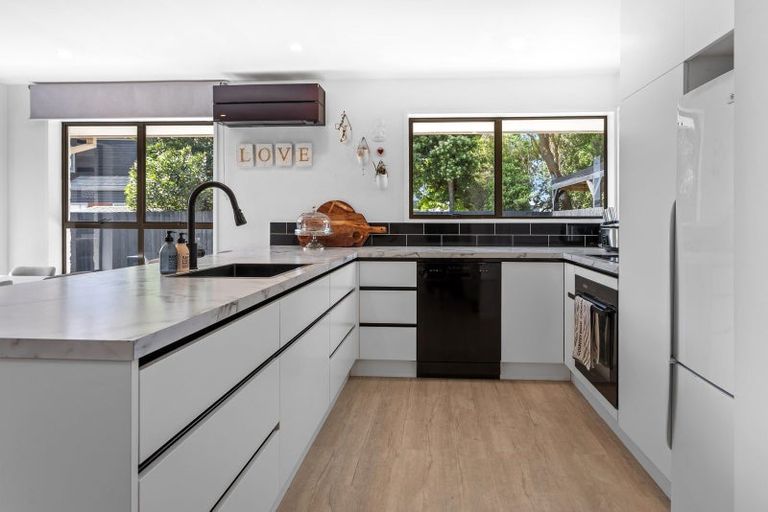 Photo of property in 1/12 Camrose Place, Ilam, Christchurch, 8041