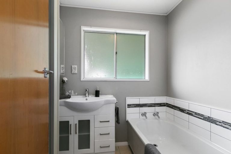 Photo of property in 258 Wellington Road, Wainuiomata, Lower Hutt, 5014