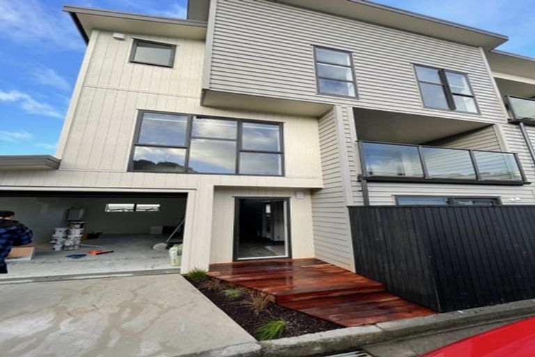 Photo of property in 145e The Parade, Island Bay, Wellington, 6023