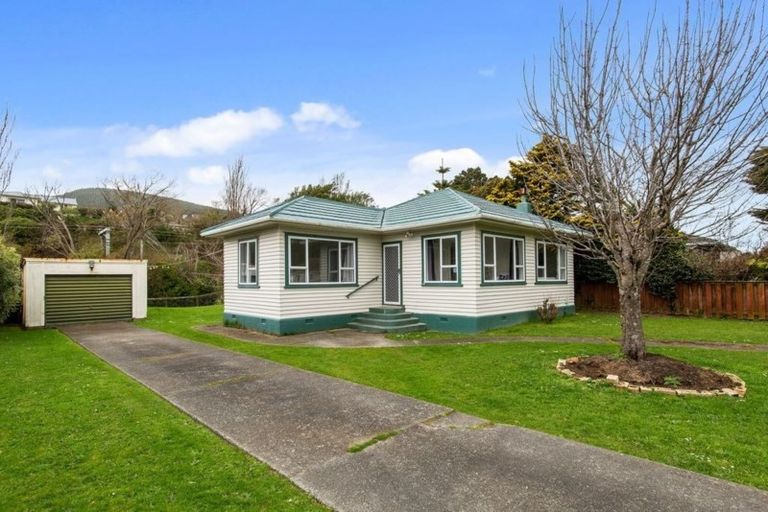 Photo of property in 34 Findlay Street, Tawa, Wellington, 5028