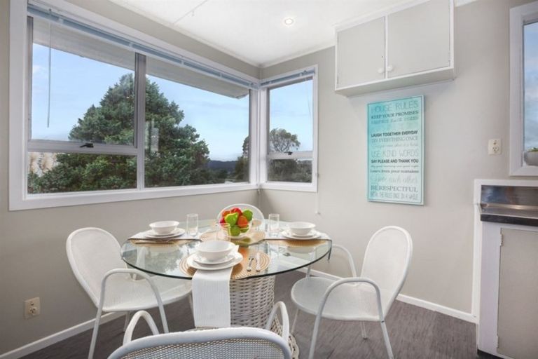 Photo of property in 32 Desert Gold Street, Ascot Park, Porirua, 5024