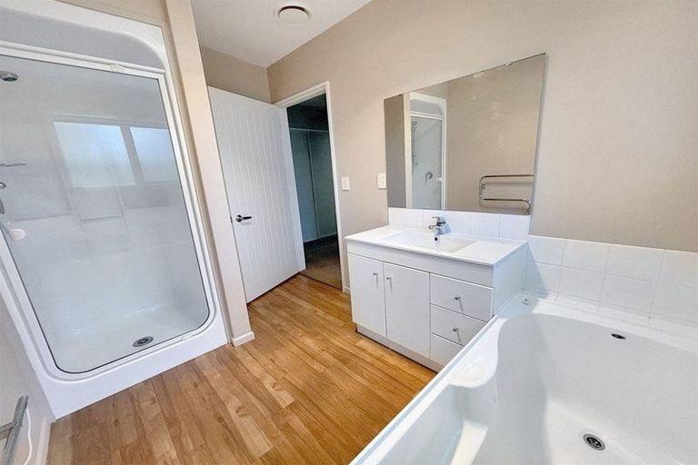 Photo of property in 80 Bowhill Road, New Brighton, Christchurch, 8083