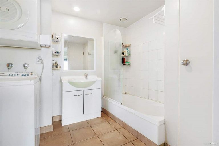 Photo of property in 3i/10 Crown Lynn Place, New Lynn, Auckland, 0600