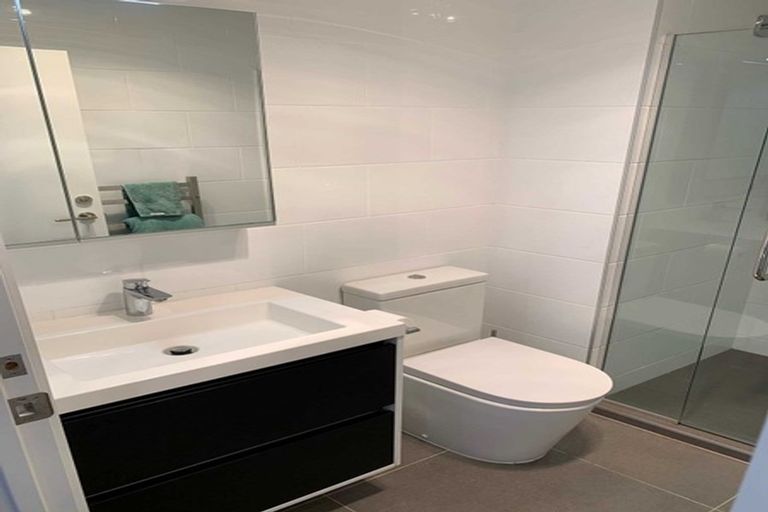 Photo of property in 10 Touhou Road, Hobsonville, Auckland, 0616