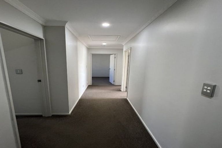 Photo of property in 15a York Road, Papatoetoe, Auckland, 2104